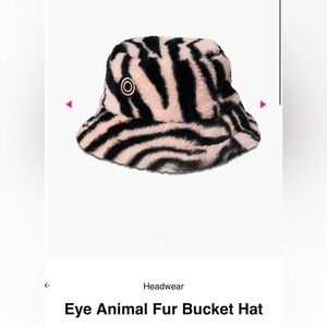 Insomniac fur bucket hat